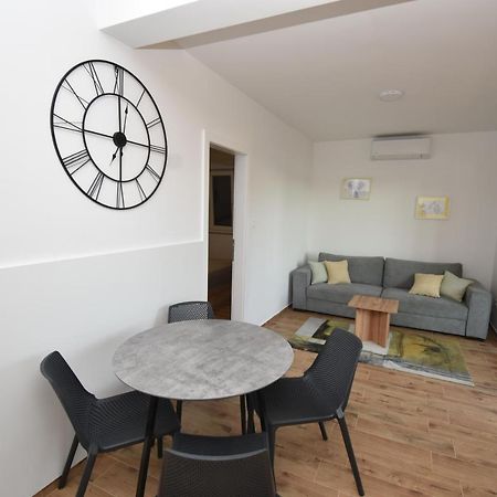 Apartman Bela Tisno Exterior photo
