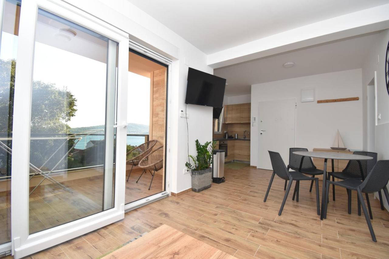 Apartman Bela Tisno Exterior photo