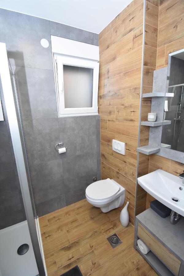 Apartman Bela Tisno Exterior photo